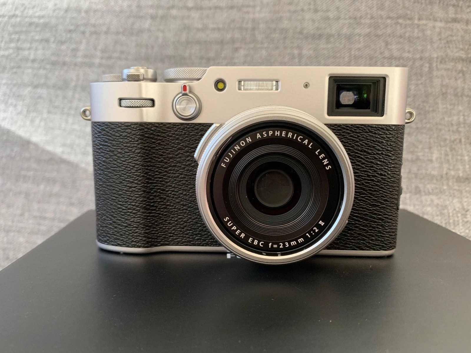 Fujifilm X100V – Silver – Compact Premium Camera in Great Condition