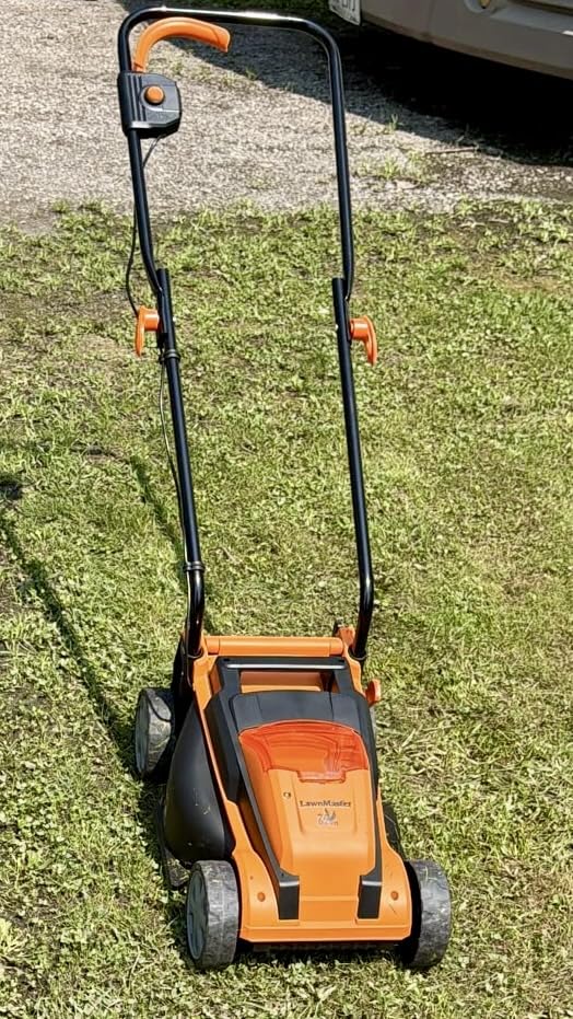 Review image 1 by Maxine R