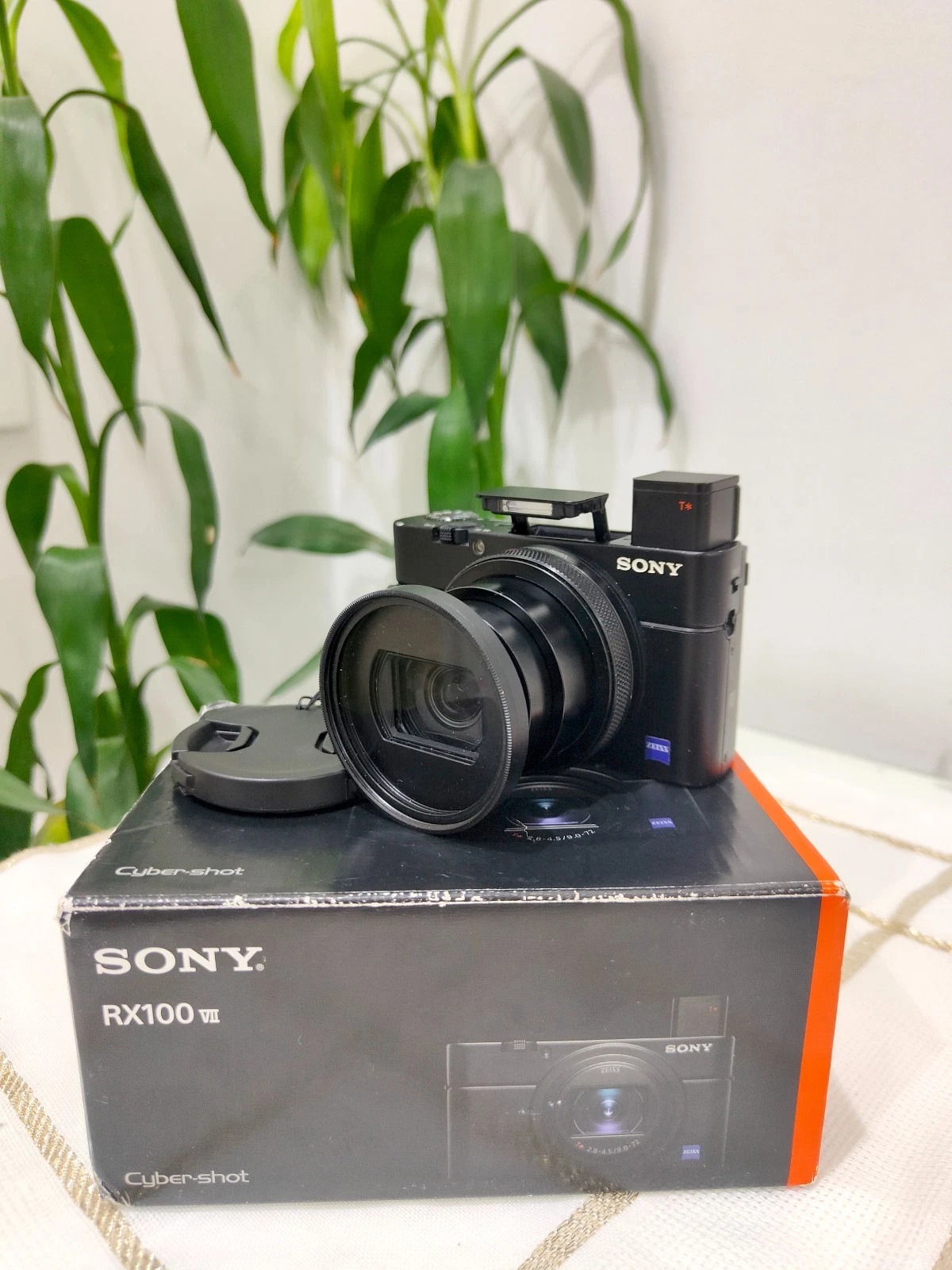Sony RX100 VII Compact Digital Camera + GP-VPT2BT Wireless Grip | Excellent Cond
